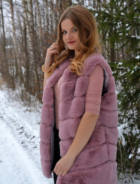 Think pink. Różowe futerko w zimowej stylizacji. ♥