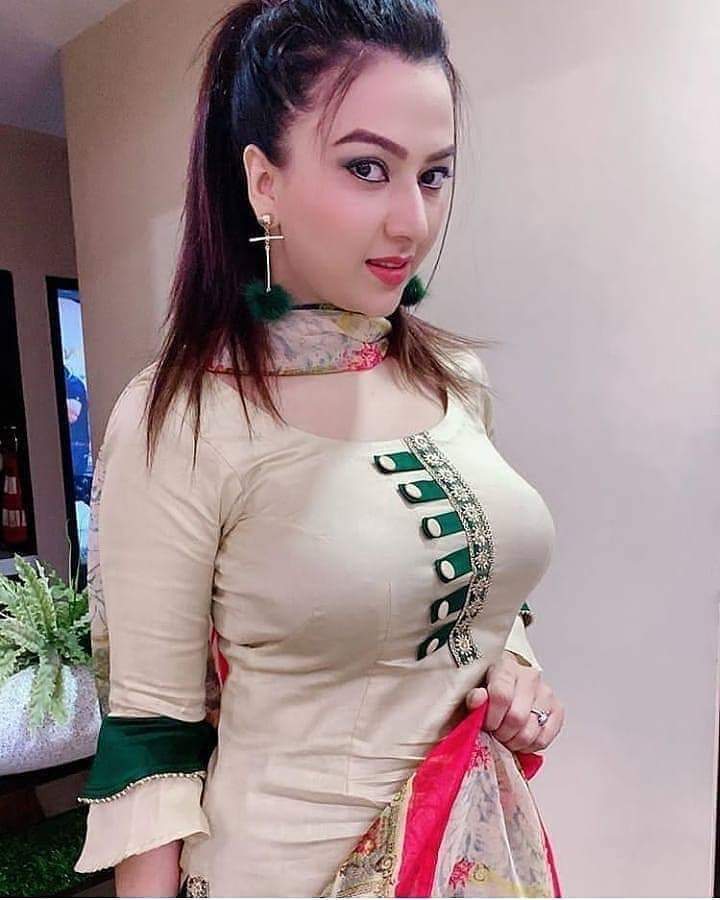 Indian Girl In Salwar Suit Pics
