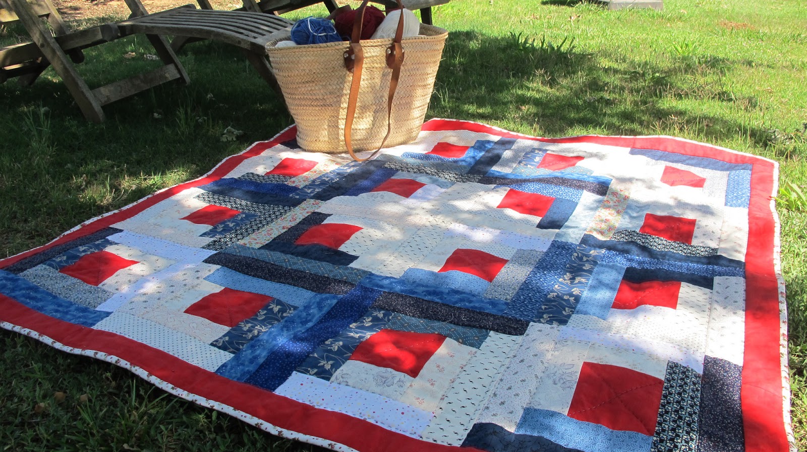 pieceful Holiday picnic quilt