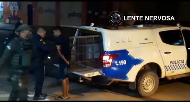 Adolescente é apreendido com revólver em carro de aplicativo