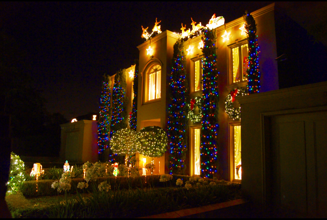 NixPages THE BOULEVARD CHRISTMAS LIGHTS