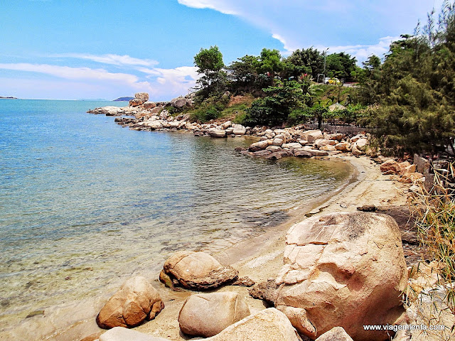  Uma das praias isoladas ao norte de Nha Trang