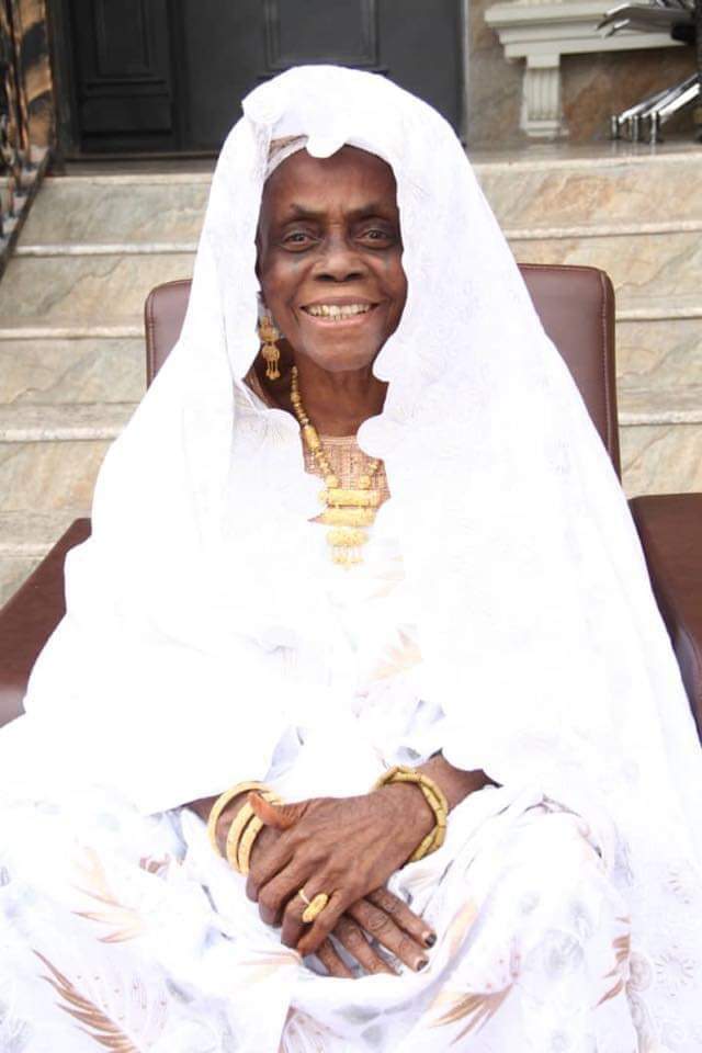 HAJIA FATIMA BELLO CONDOLES WITH HER EXCELLENCY RASHIDAT BELLO ON THE LOSS OF HER MOTHER INLAW.