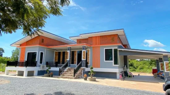 Rumah dengan carport samping Rumah dengan carport samping