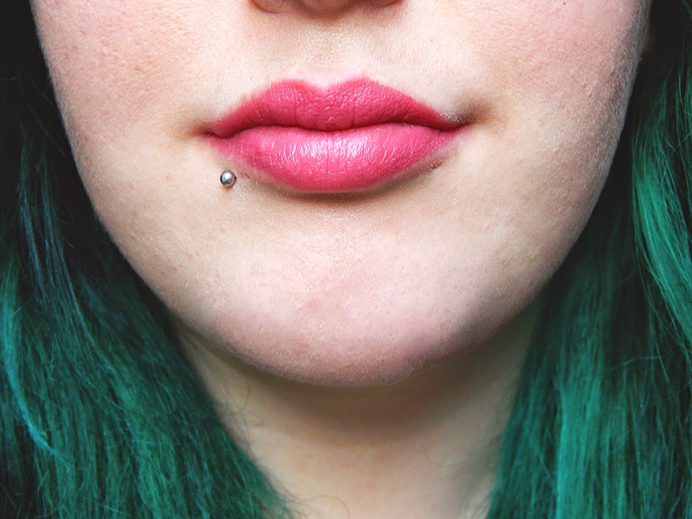 Pink lipstick NYX Louisiana 