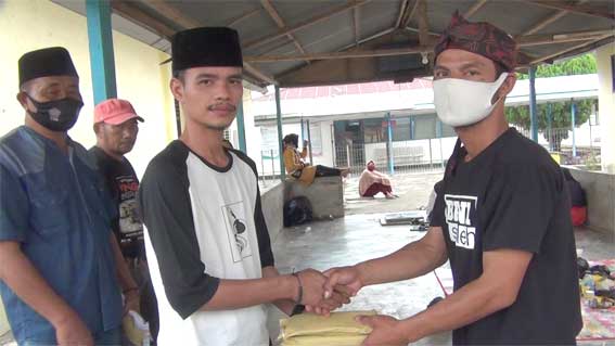 Pemuda Simpang Pogang Bantu Korban Luka Bakar Tabung Gas Bocor