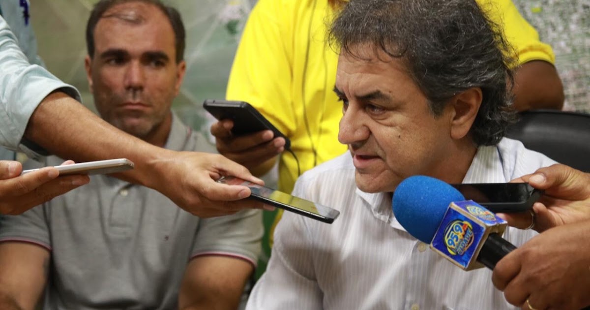 Prefeitura de Luís Eduardo Magalhães realiza coletiva de imprensa para tratar de caso suspeito Prefeitura de Luís Eduardo Magalhães realiza coletiva de imprensa para tratar de caso suspeito