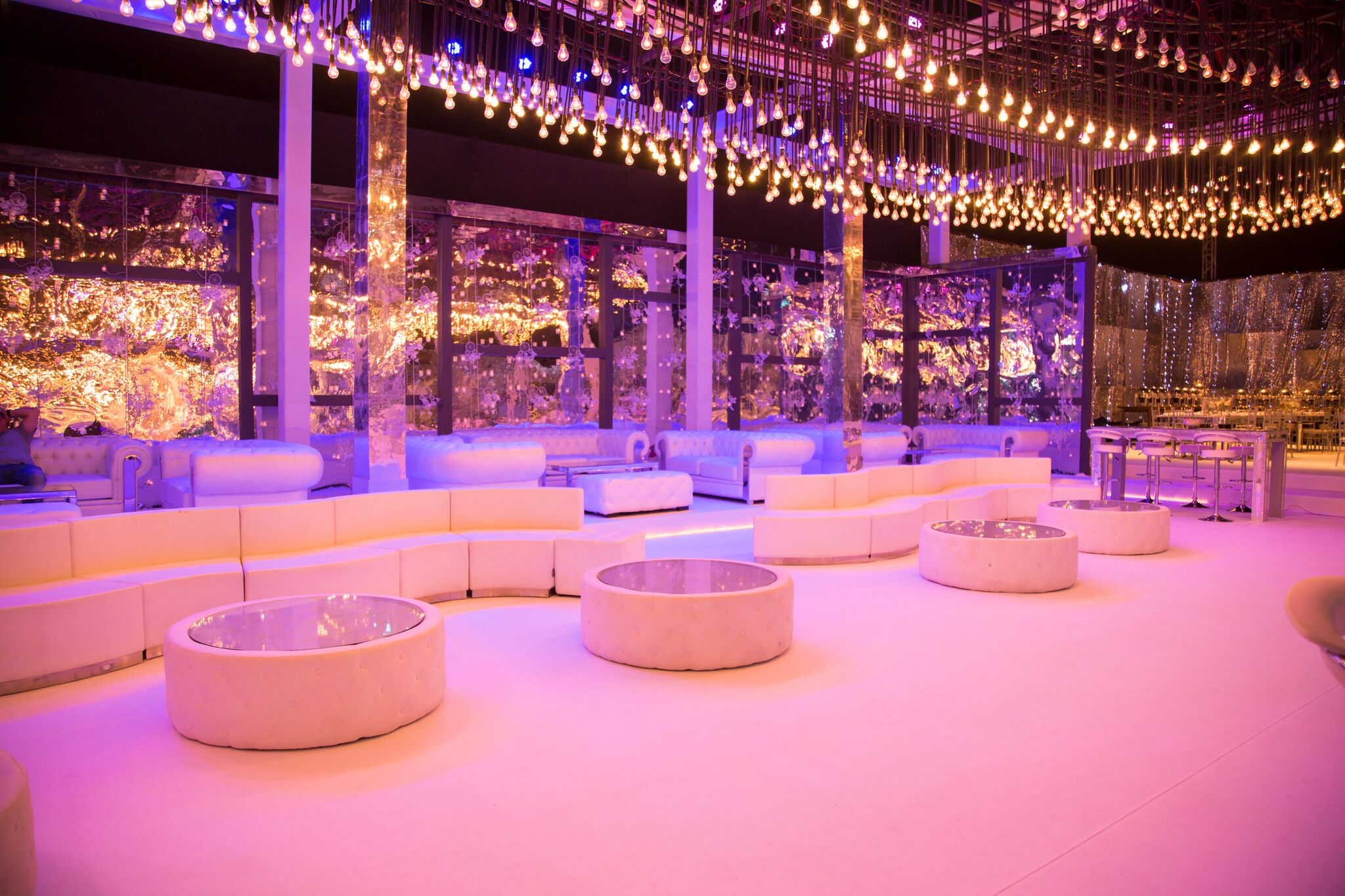 Which is the best company that provides furniture rental services in Dubai?