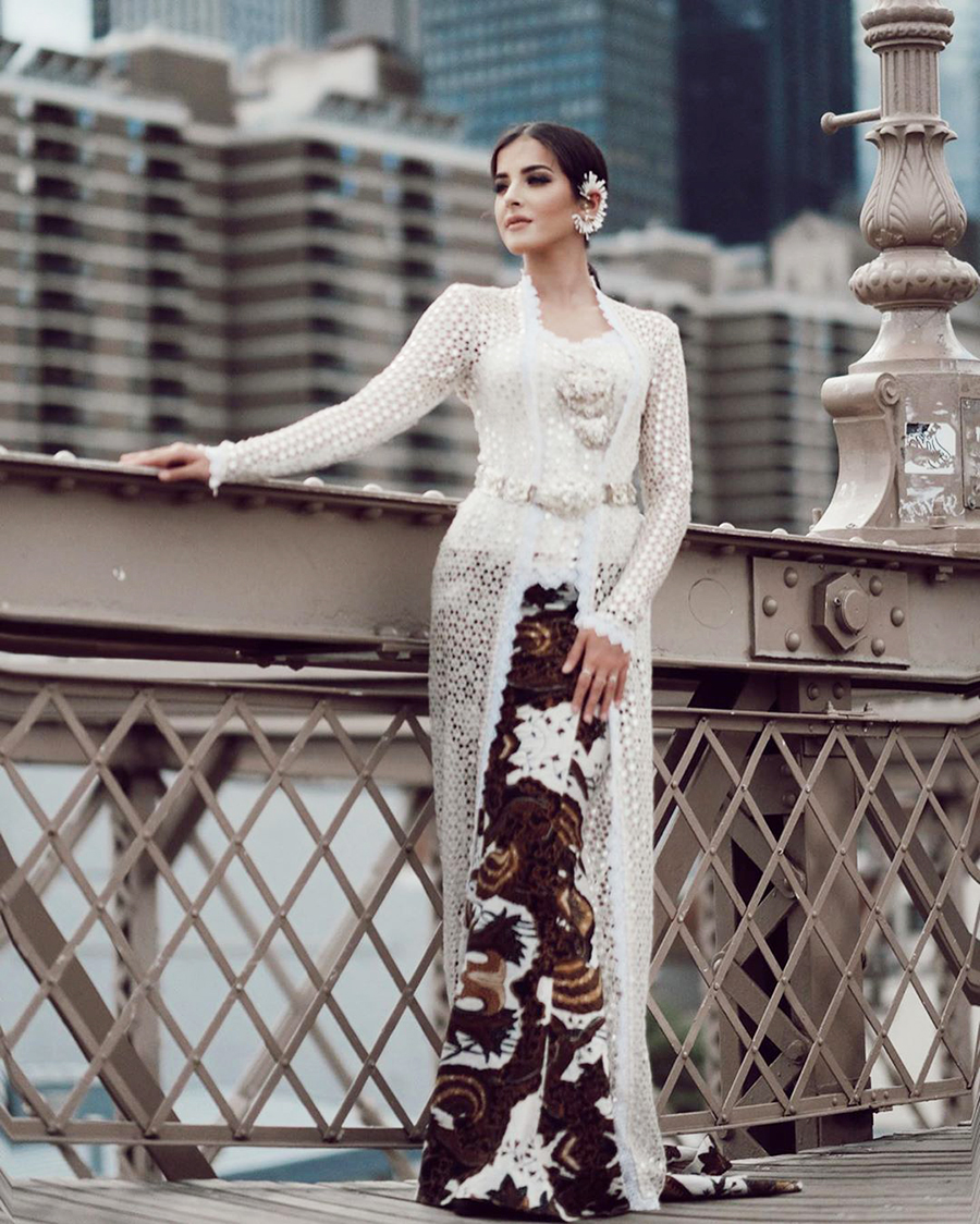 Tasya Farasya YouTuber keren dan cantik Tasya Farasya Kebaya keren dan manis Rok