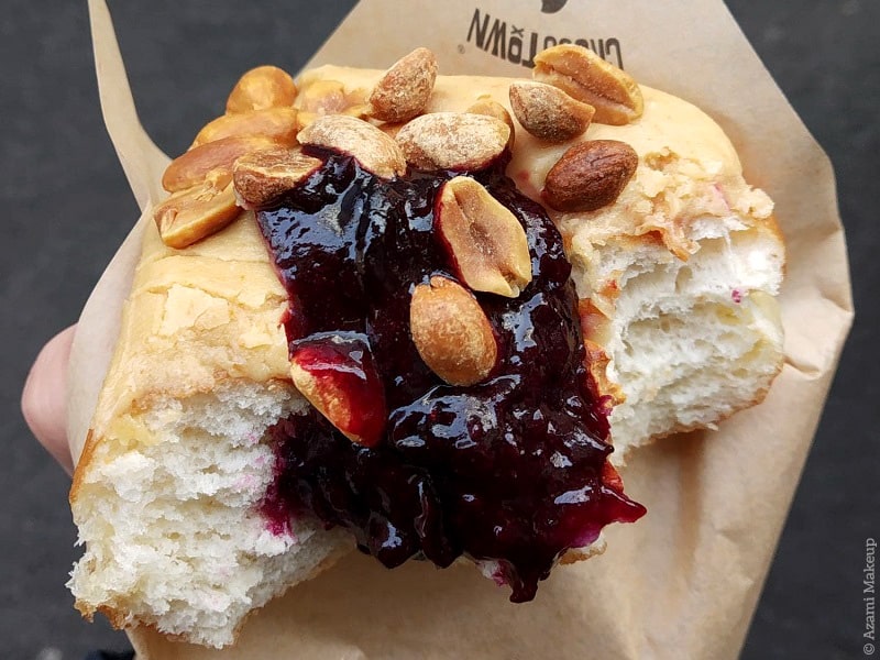 Crosstown SoHo Doughnuts London - Best Donuts in London Review - Vegan Treat - Cinnamon Swirl - Coconut Lime - Peanut Butter & BlackCurrant Crosstown SoHo Doughnuts London - Best Donuts in London Review - Vegan Treat - Cinnamon Swirl - Coconut Lime - Peanut Butter & BlackCurrant