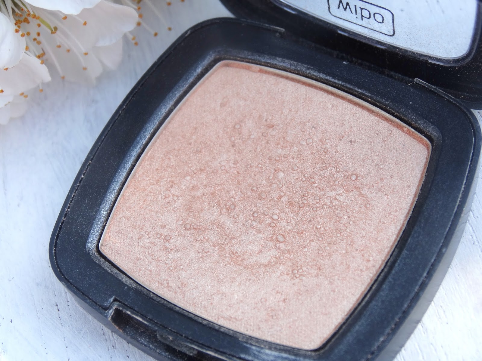 anetine-beauty&lifestyle: ROZŚWIETLACZE: MAC CREAM COLOR BASE-SHELL ...