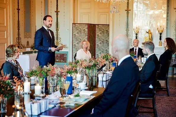 Crown Prince Regent Haakon and Queen Sonja received the health authorities of Norway at the Royal Palace. Crown Princess Mette-Marit