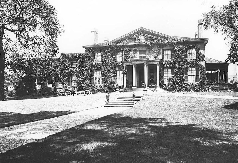The 1900 house. Grange в Торонто (1817 год). Вилла гранж 20 век. Калифорния 1890.
