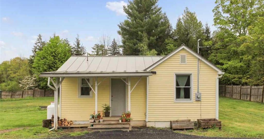 Sweet House Dreams 1935 Tiny Ranch in Stone Ridge, New York