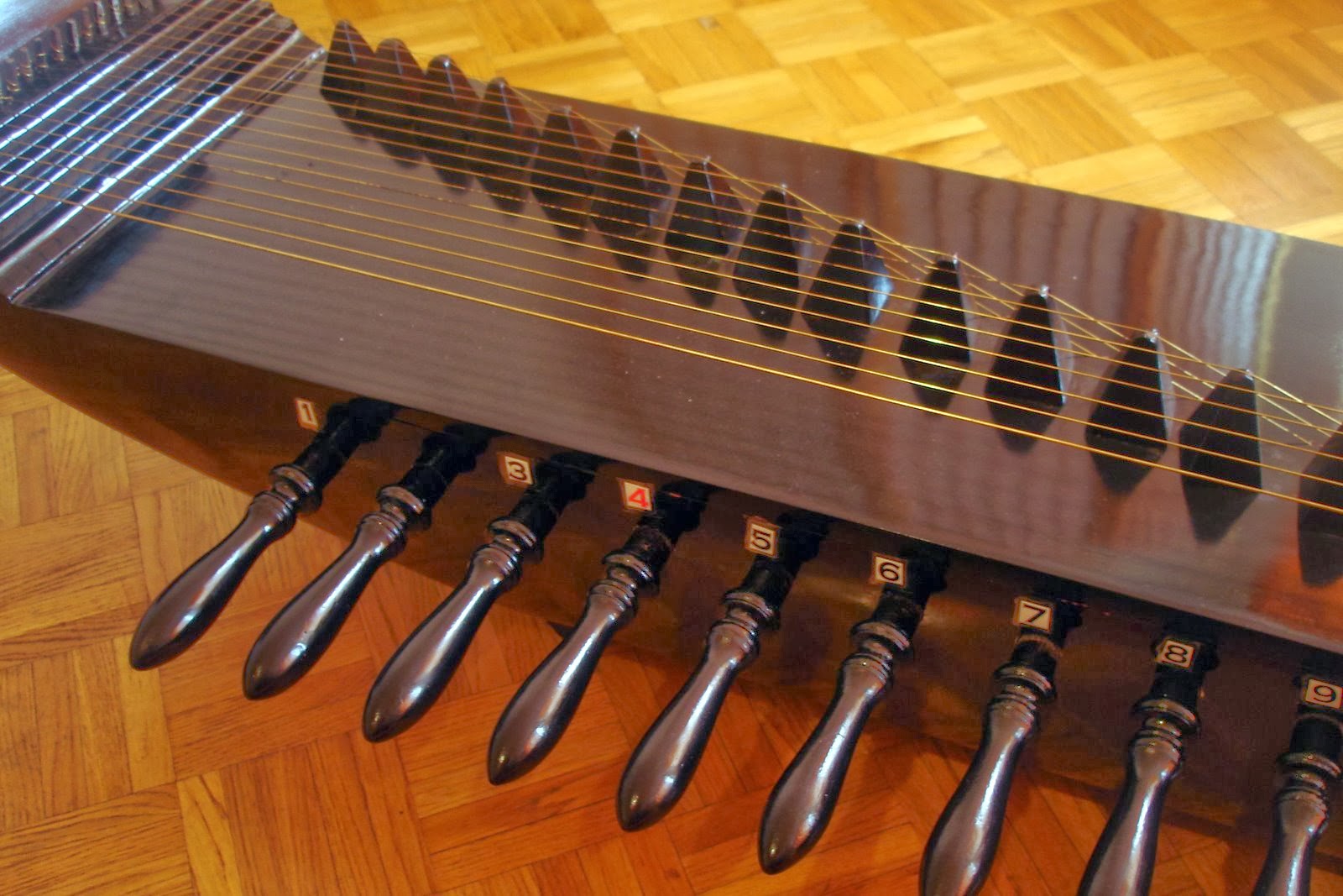 VANOSZA PARAGRAPH 10 INDONESIAN TRADITIONAL MUSICAL INSTRUMENTS