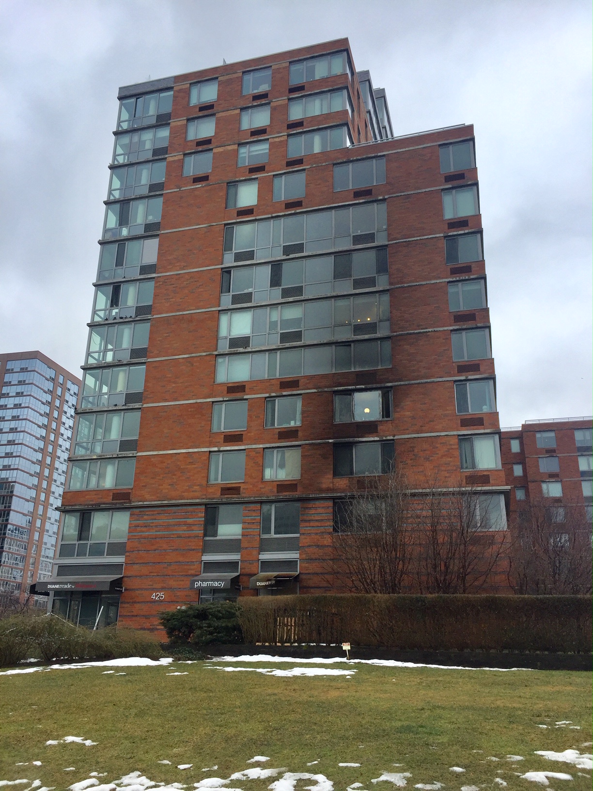 Roosevelt Islander Online Fire Outside Roosevelt Island Duane Reade