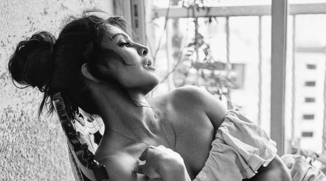 Jacqueline Fernandez Looks Dreamy In New Hot Breathtaking Monochrome Picture.
