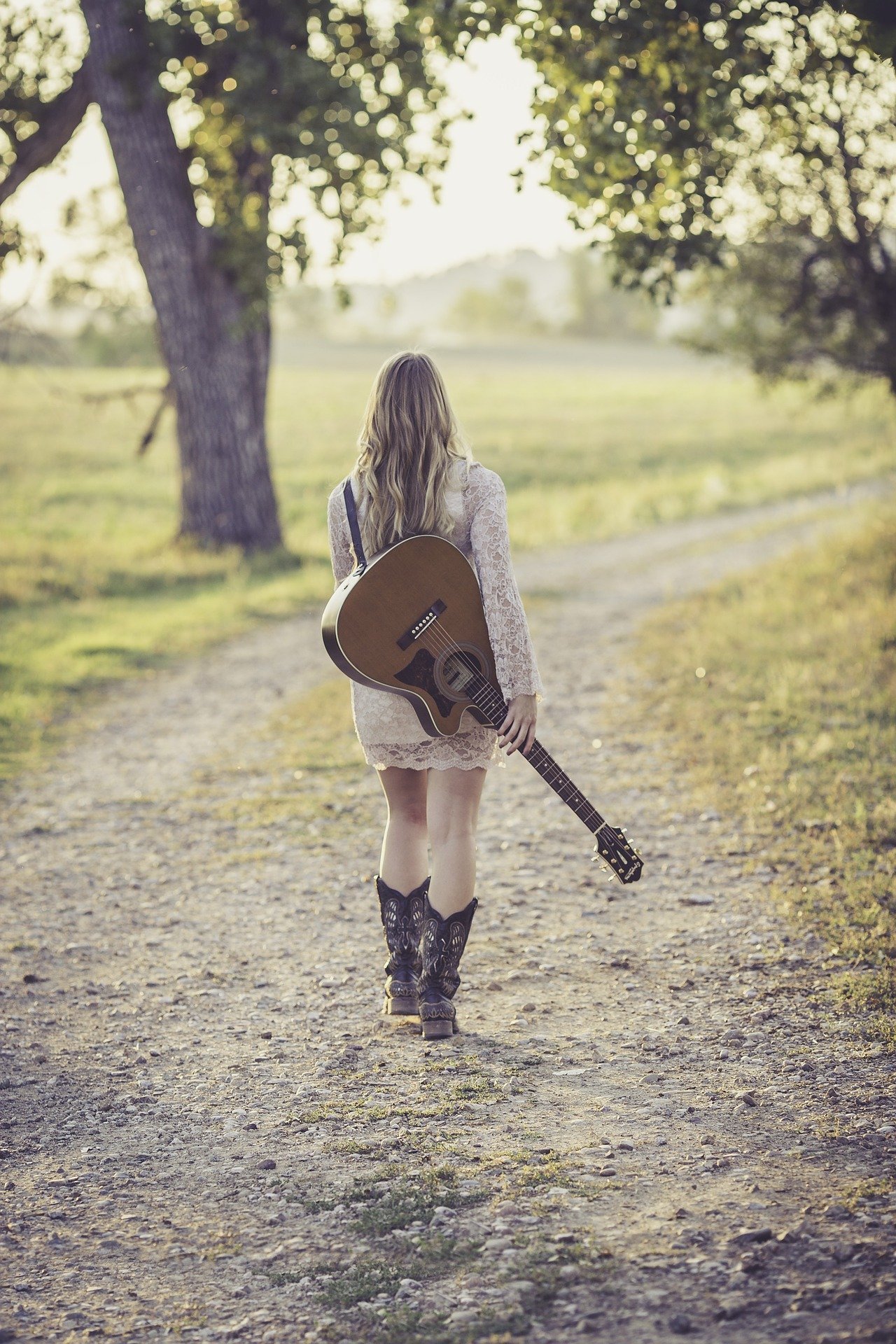 road,guitar,musician,outdoor,woman,girl,music