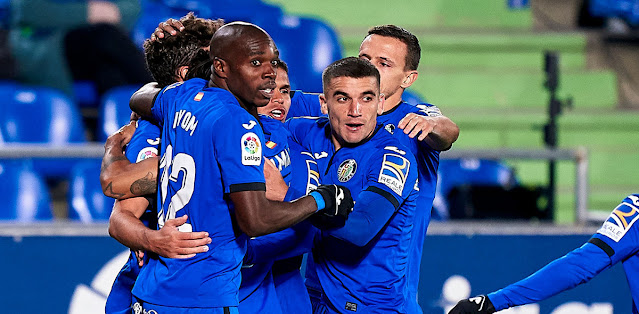 برشلونة يرفض هدية الريال ويسقط أمام خيتافي برشلونة يرفض هدية الريال ويسقط أمام خيتافي