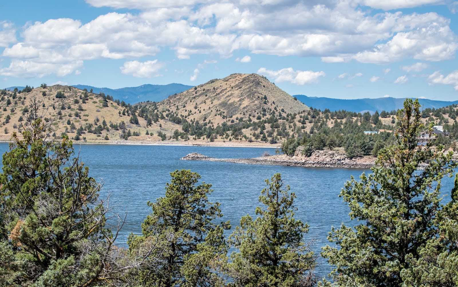 Northern California Travel and Living Picturesque Lake Shastina