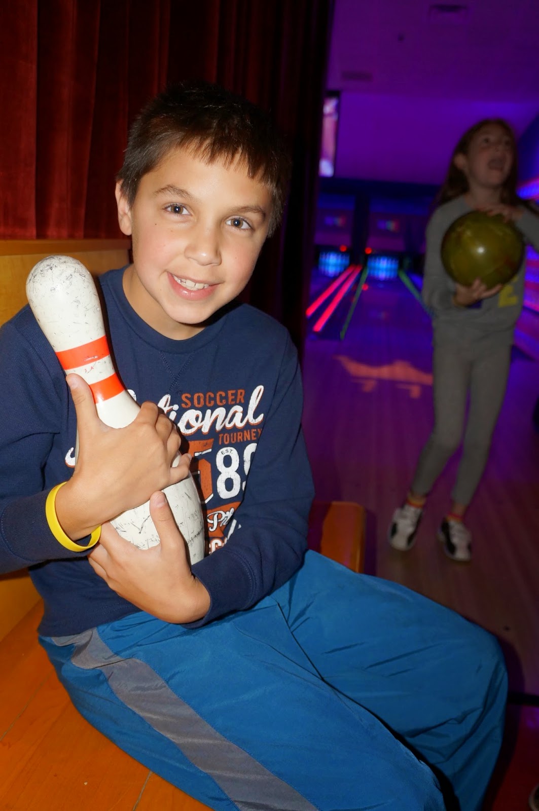 Evan and Lauren's Cool Blog 11/1/14 Family Fun at Kings Bowl in