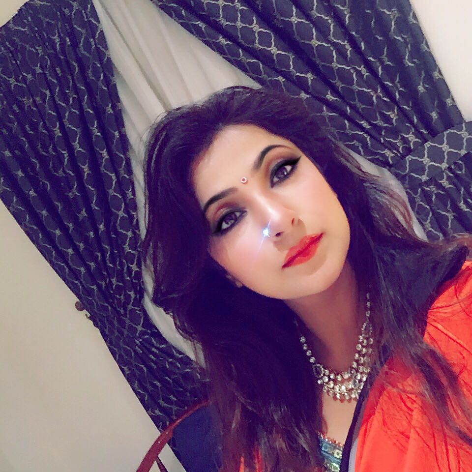 Sweety Chhabra Hd Hot Pictures Thighs Ass Navel Cleavage Actress