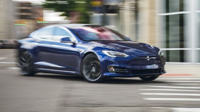 تسلا تستدعي 30 ألف سيارة S و X EVs في الصين بسبب مشاكل التعليق Tesla