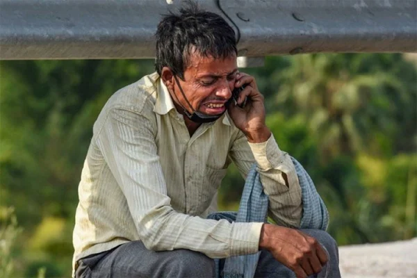 Just Wanted To See His Dying Son: Story Behind Photograph Of Crying Man That Shook India, New Delhi, News, Phone call, Media, Dead, Police, National