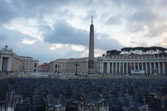 Kokemuksia Roomasta ja Vatikaanista / Pietarinkirkko aikaisin aamulla ilman ruuhkia
