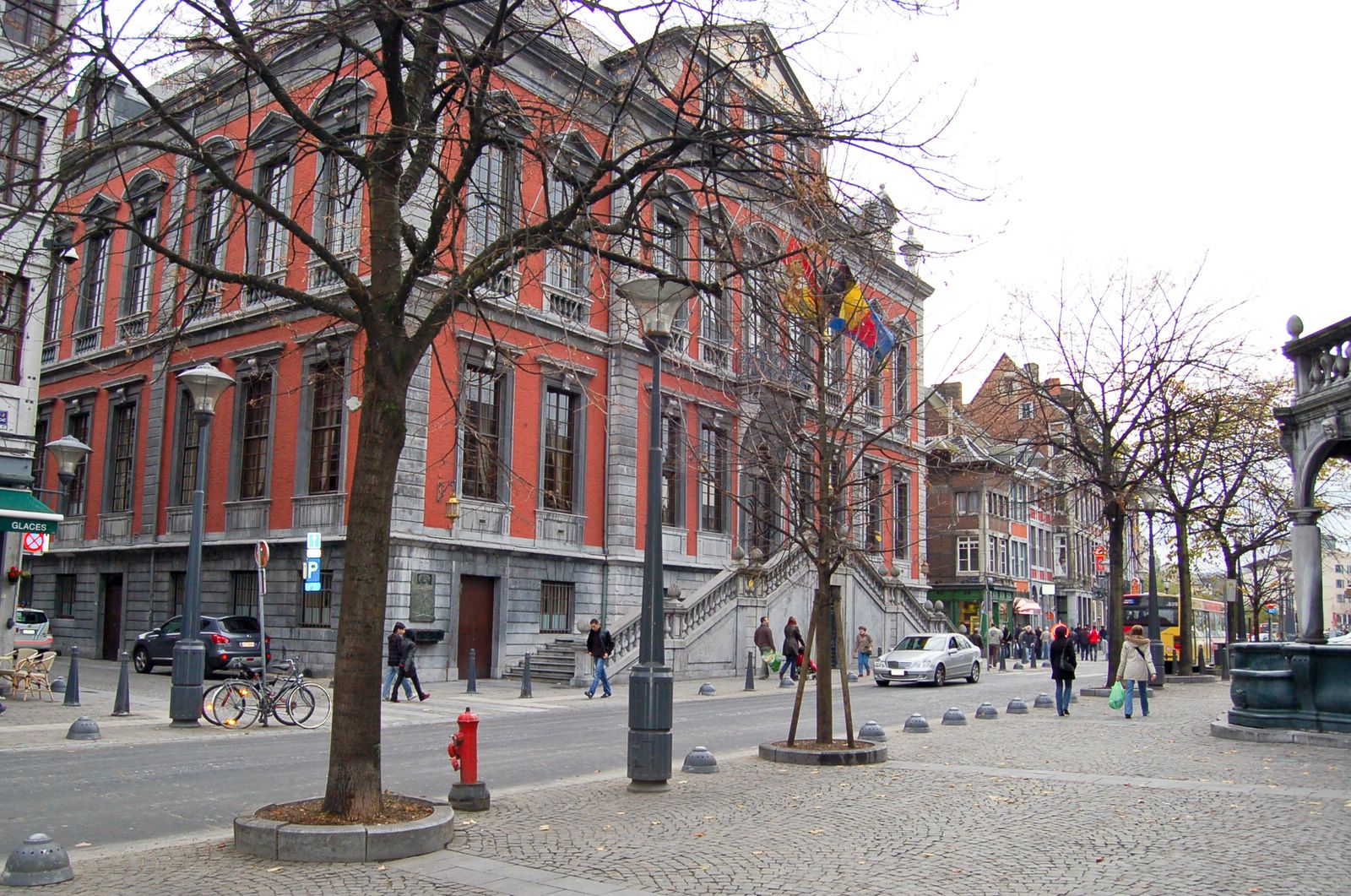 la ville de liege et ses quartiers L place du marché , st lambert et