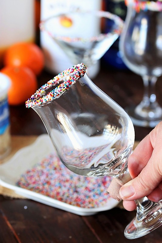 How to Make a SprinklesRimmed Glass for Cocktails The Kitchen is My