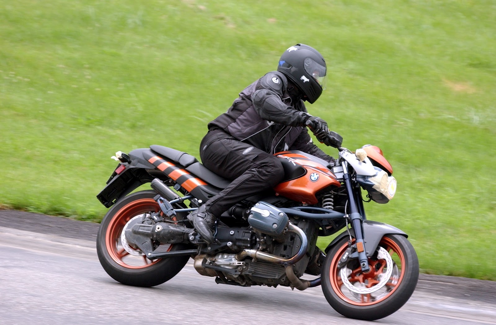 BMW Motorcycles of Grand Rapids - A Review: Great Bikes: Poor Service