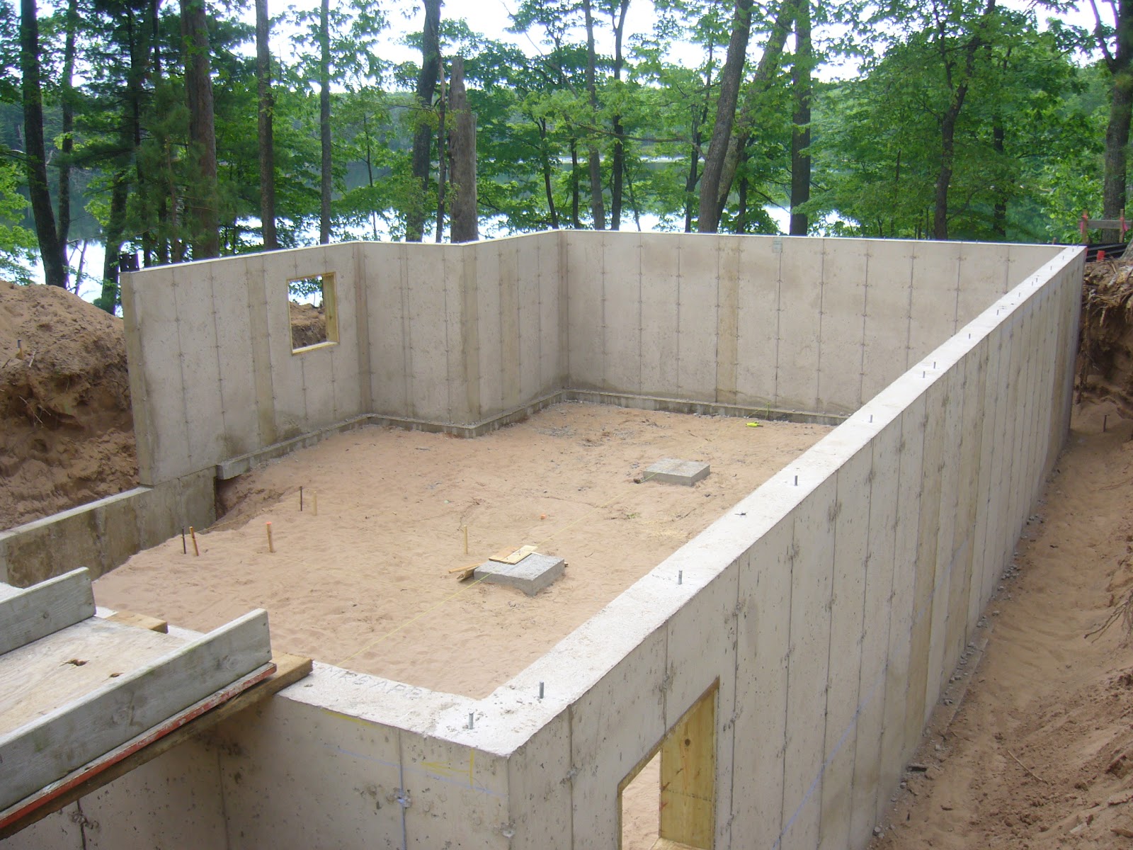 Building the New Cabin Final Basement Walls!