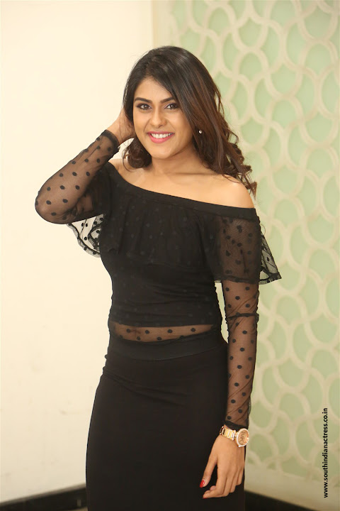 Naira Shah at E Ee Premiere Show
