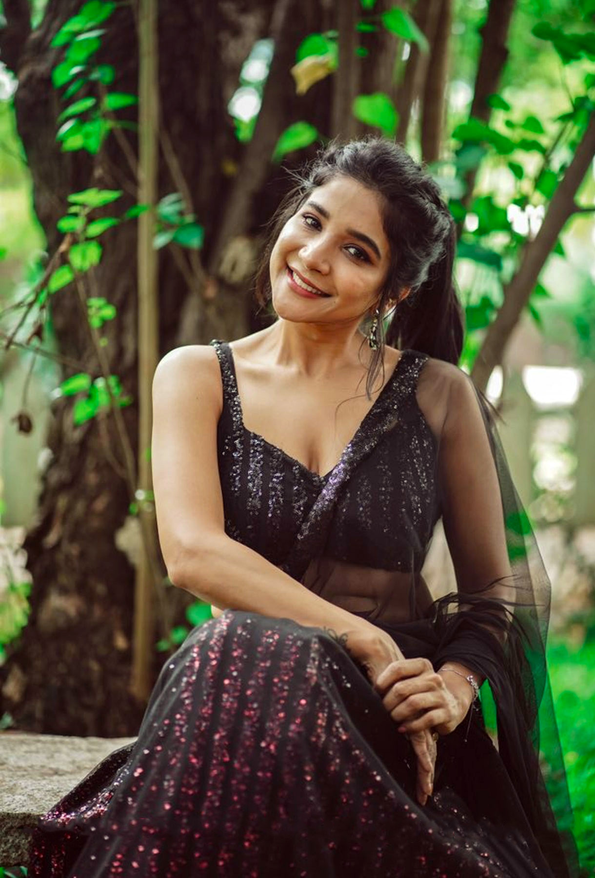 Sakshi Agarwal In Black Sequin Lehenga Photos Sakshi-Agarwal-17