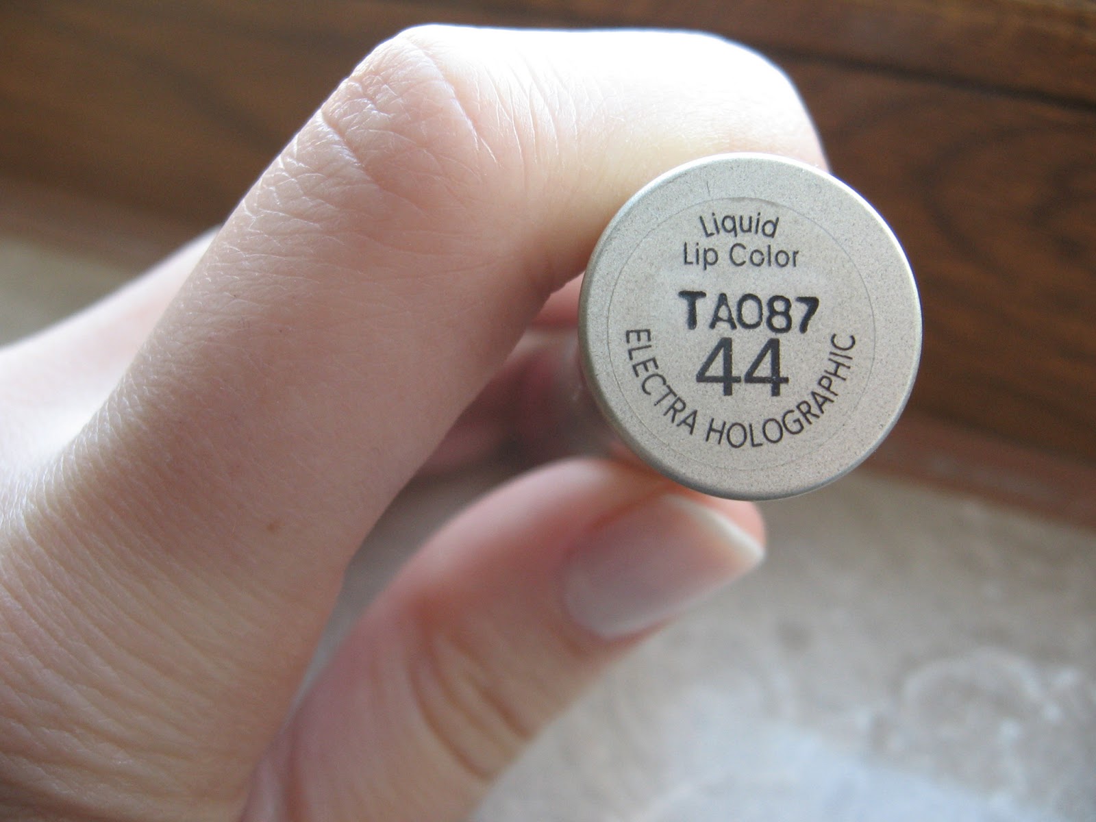 popcorn vs. bubblegum LOREAL GLAM SHINE ELECTRA HOLOGRAPHIC LIP GLOSS