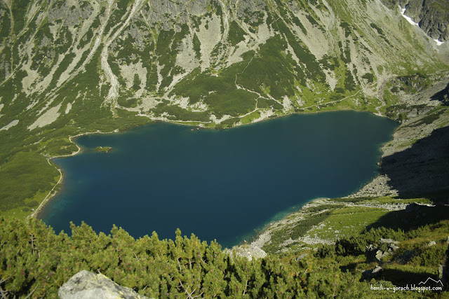 Widok na Czarny Staw z Karbu