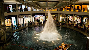 Penataan produk (display): Mendeskripsikan perencanaan visual penataan!