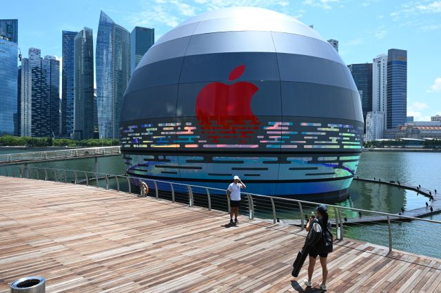 Apple Store Terapung Pertama Di Dunia Ada Di Marina Bay Sands, Singapura