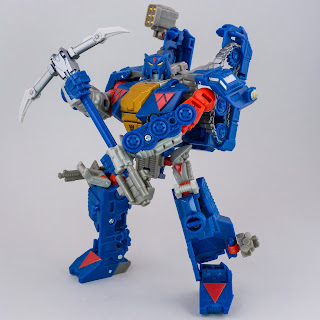 Transformers Generations Straxus robot mode