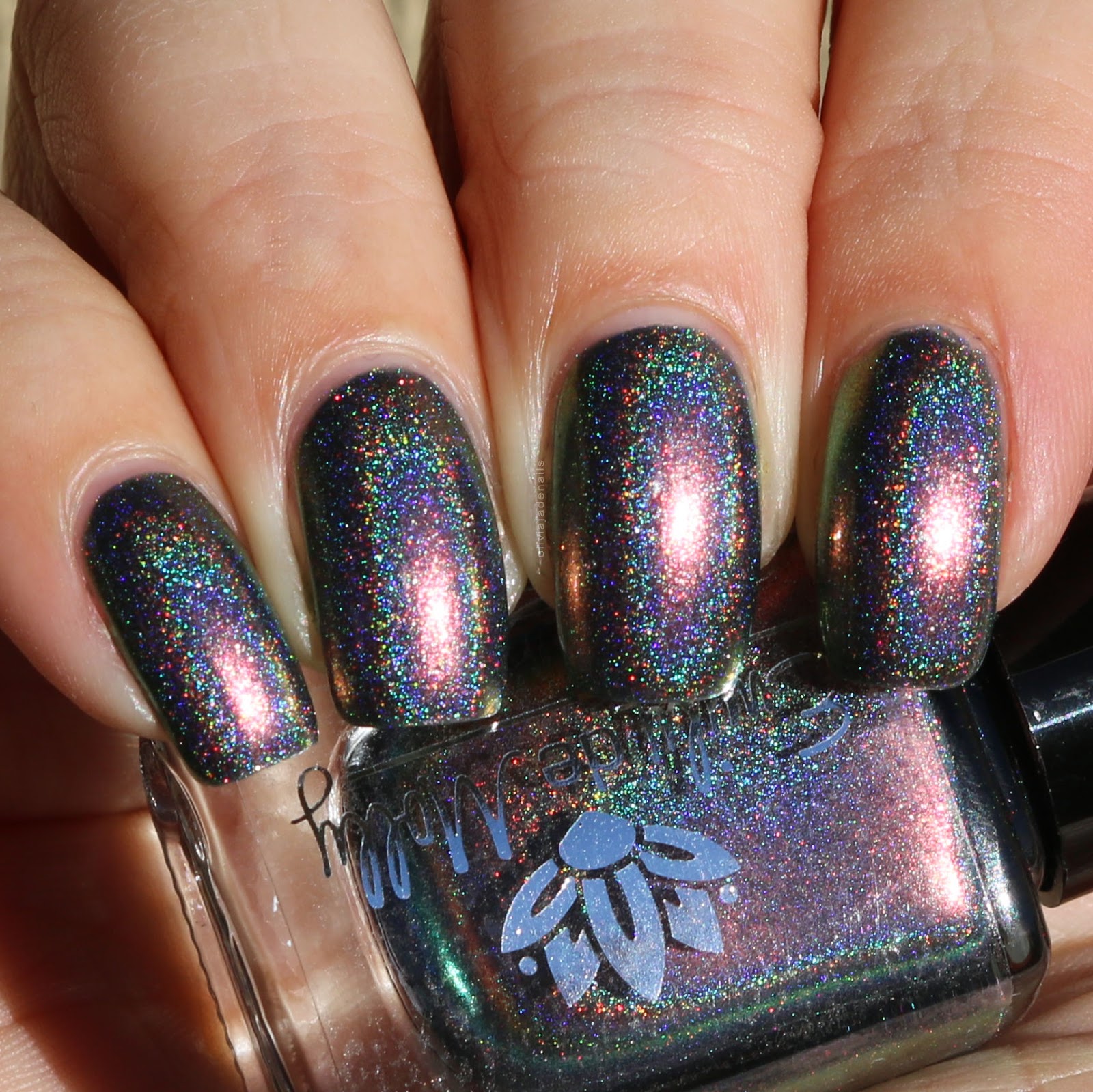 Emily de Molly Fame And Decadence swatched by Olivia Jade Nails