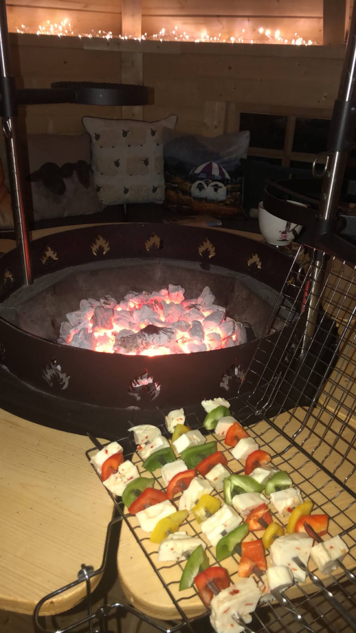 CHICKEN & HALLOUMI SKEWERS