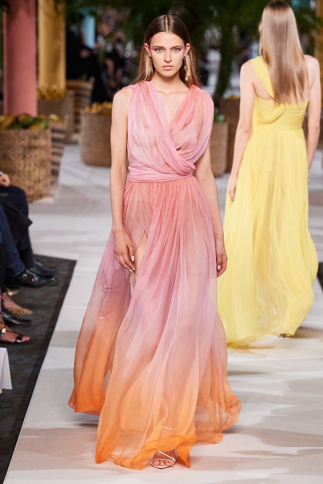 Oscar de la Renta Spring 2020 Ready-to-Wear Collection, Beauty, Details ...