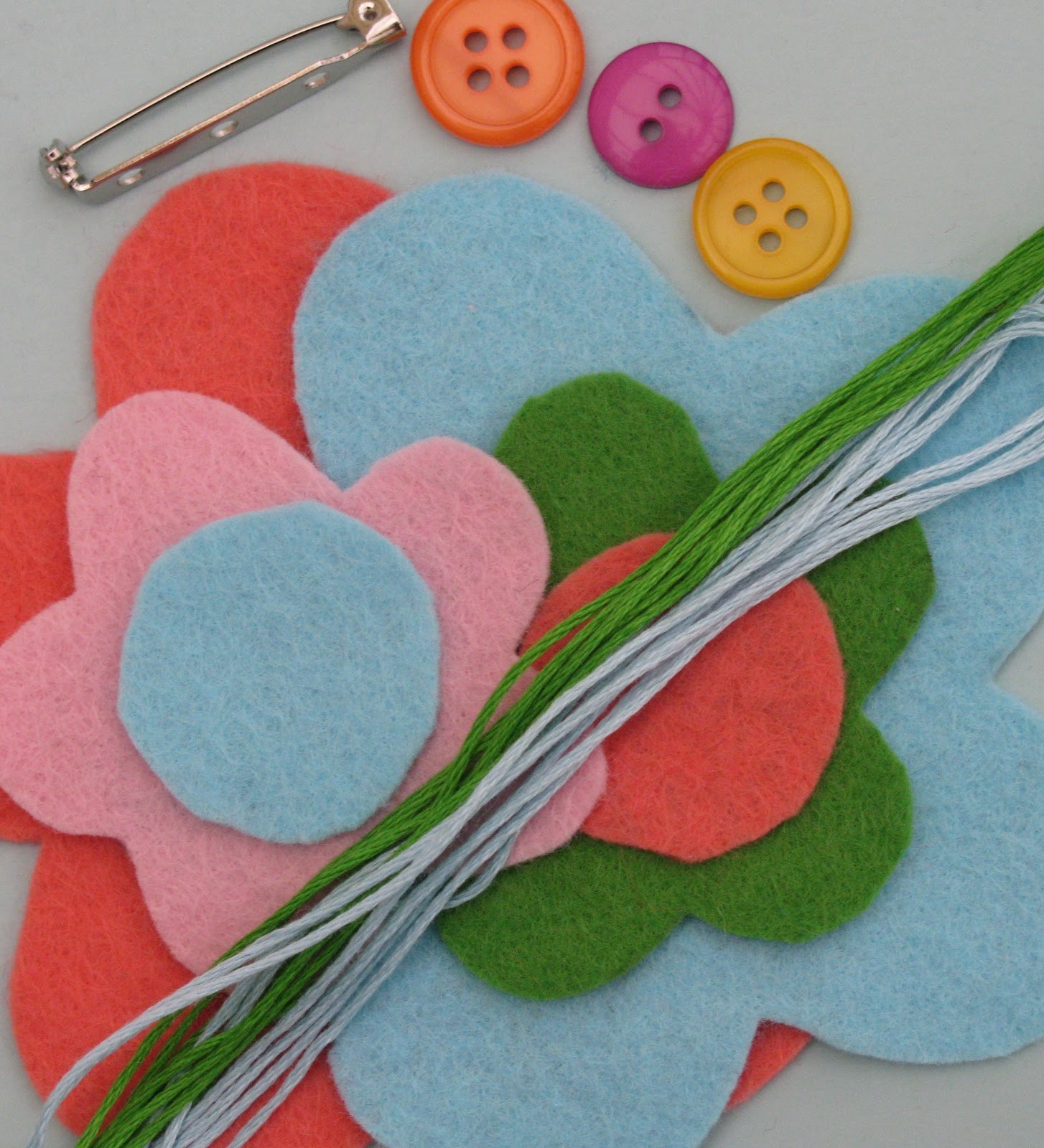 The Woolly Brew felt flower kit