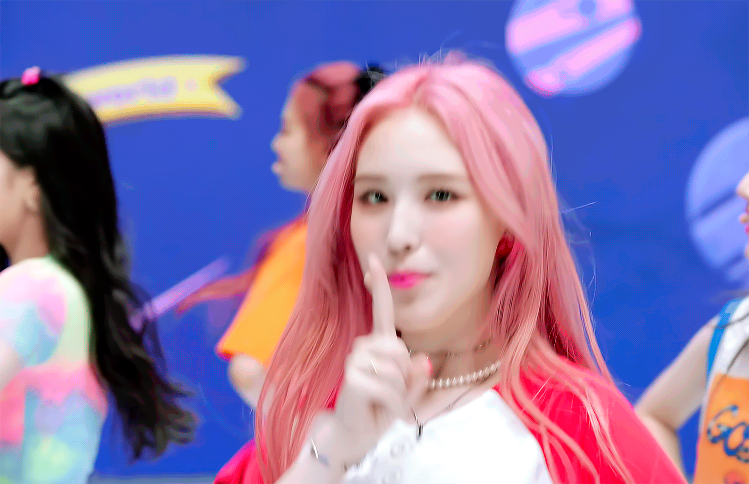 [잡담] 컴백과 동시에 선배님들한테 사랑받는 중인 위클리 | 인스티즈