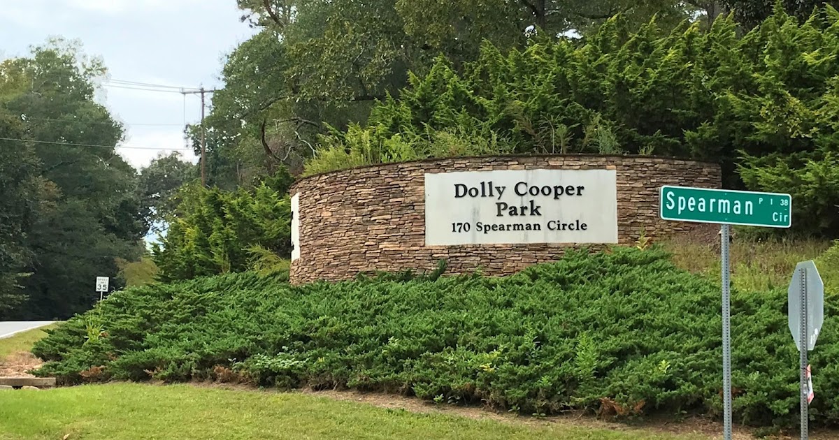 Femme au foyer The Saluda River at Dolly Cooper Park