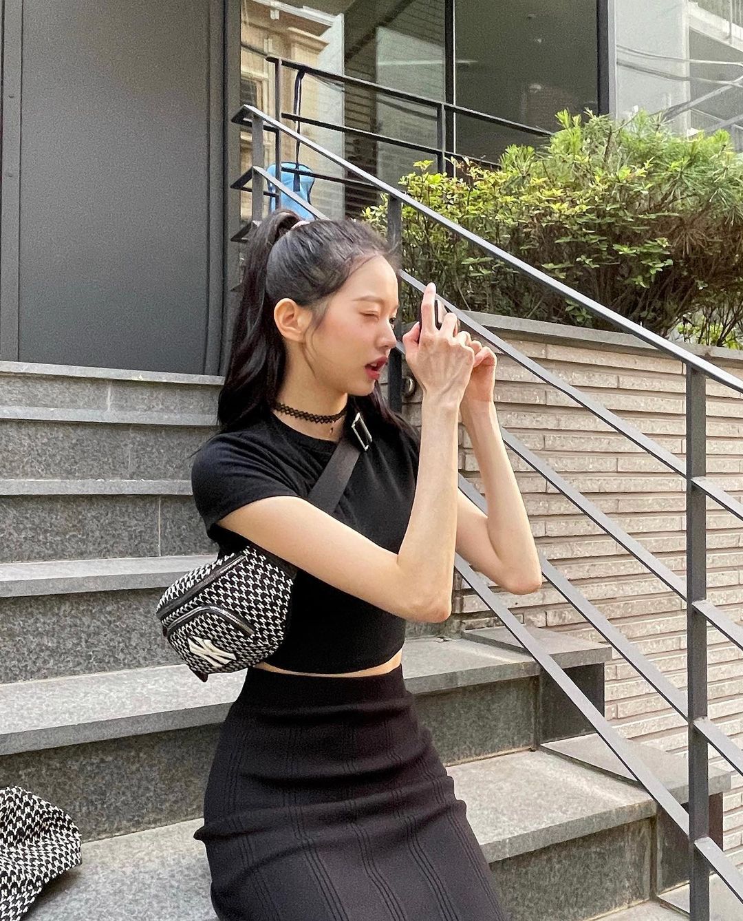 장원영 검정 깔맞춤 - 꾸르