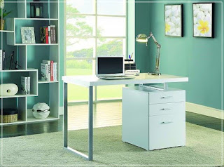 Hvit moderne minimalistisk skrivebord