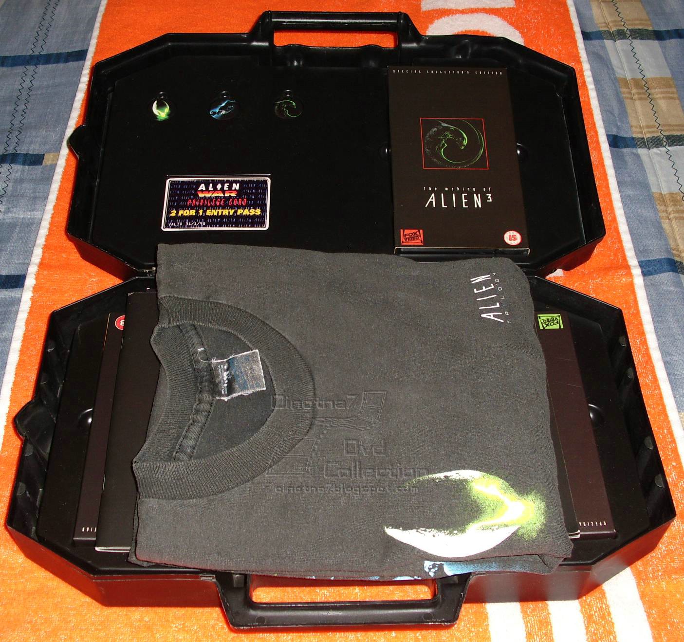 Oinotna7's dvd collection Alien Trilogy Limited Facehugger Case VHS UK