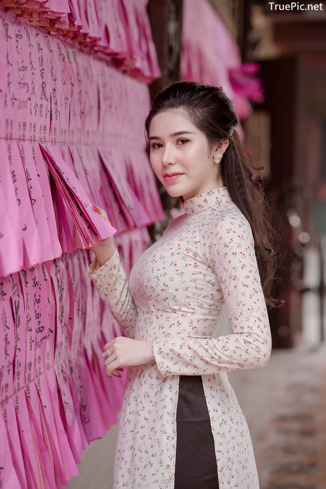 Image-Vietnamese-Beautiful-Girl-Ao-Dai-Vietnam-Traditional-Dress-by-VIN-Photo-2-TruePic.net- Picture-88